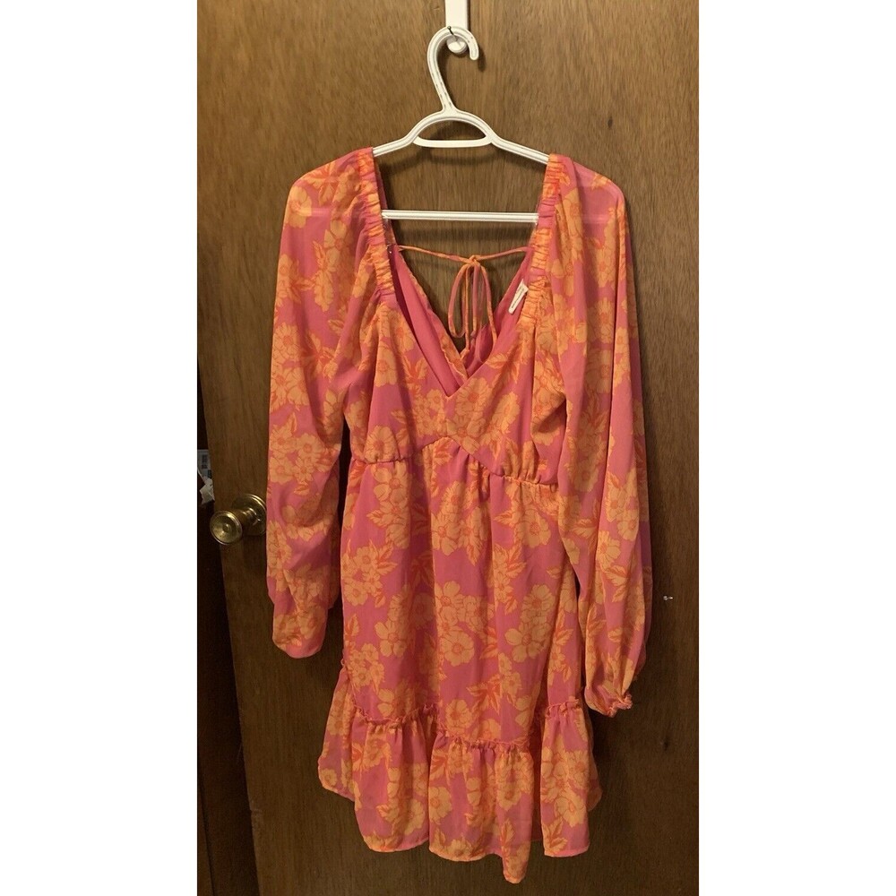 Peach Love California dress size Large in Pink and Orange Floral print.